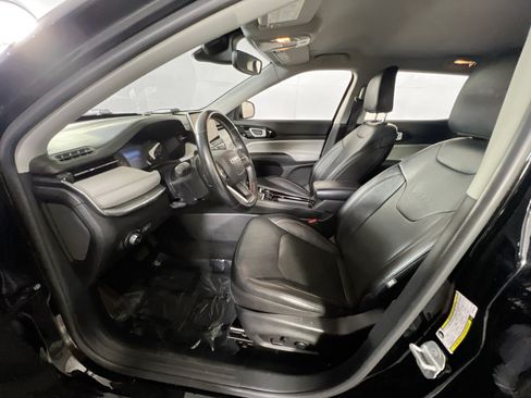 Used 2022 Jeep Compass Limited AWD/4WD image 19