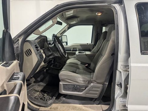 Used 2009 Ford F250 XLT AWD/4WD image 5