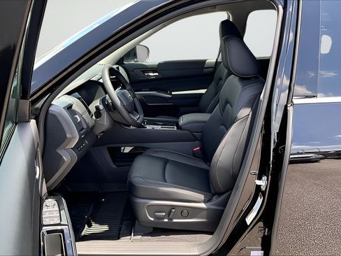 New 2026 Nissan Pathfinder SL FWD image 10