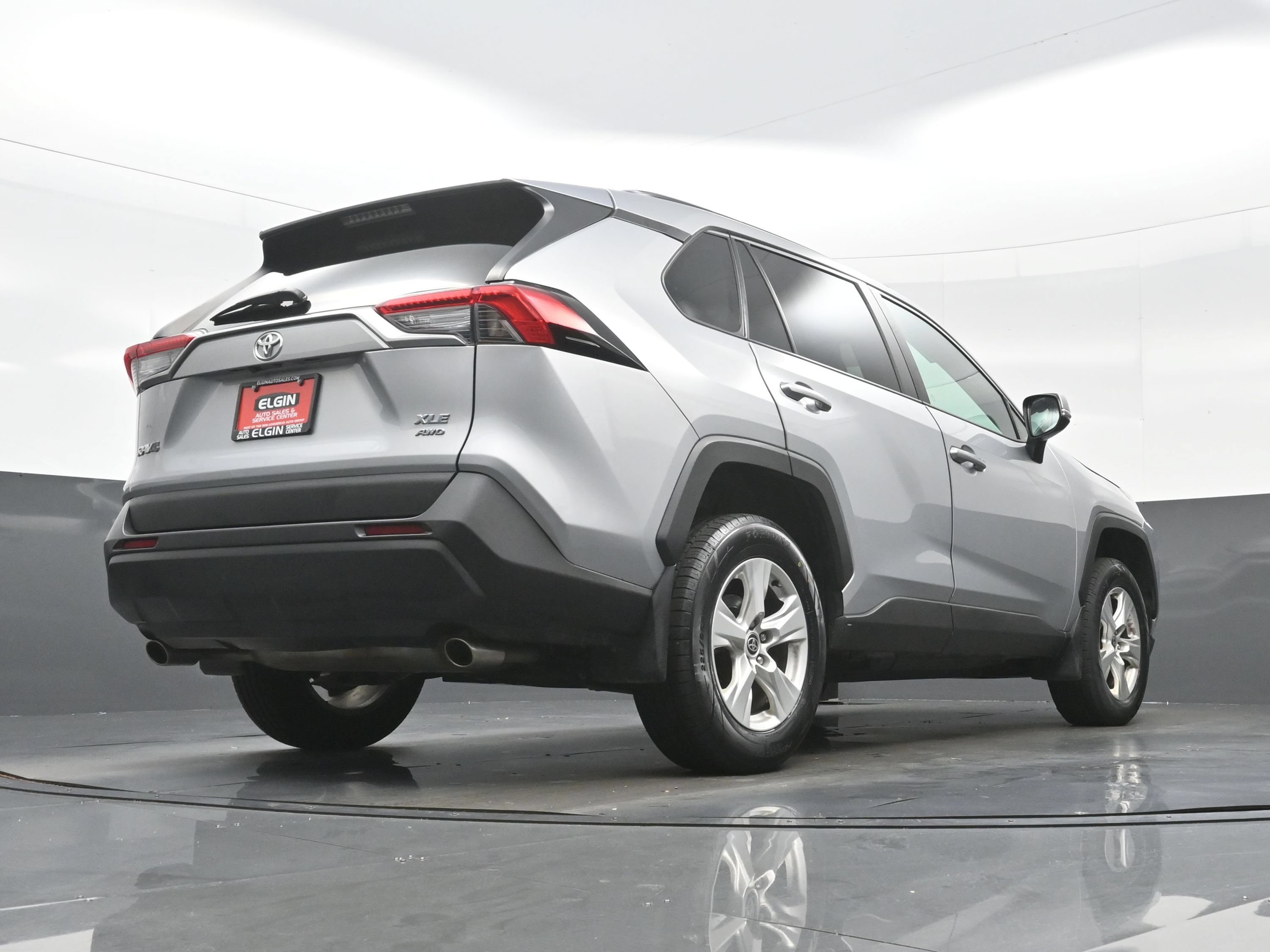 Used 2021 Toyota RAV4 XLE AWD/4WD image 30