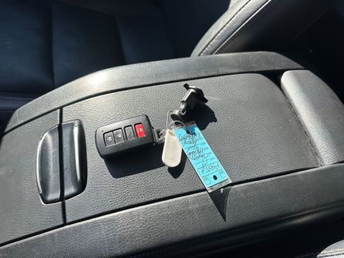 Used 2017 Toyota Highlander Limited image 34