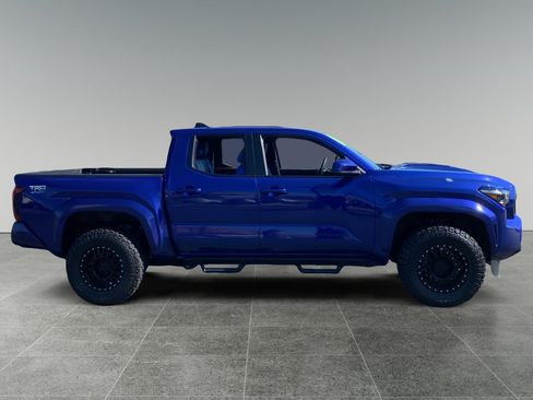 Used 2025 Toyota Tacoma TRD Sport AWD/4WD image 6