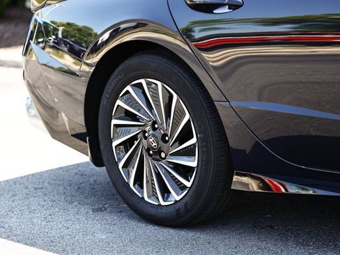 Certified 2025 Hyundai Sonata SEL FWD image 5