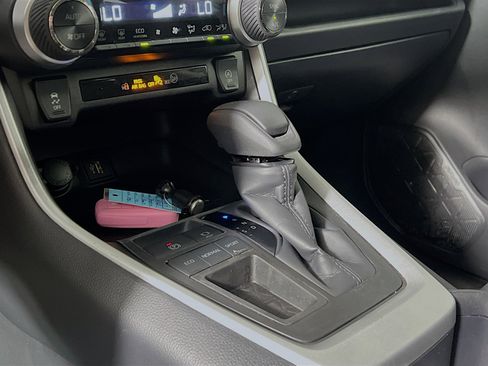 Used 2025 Toyota RAV4 XLE image 24