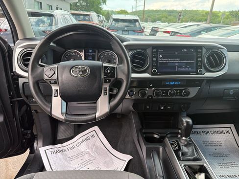 Used 2023 Toyota Tacoma SR5 AWD/4WD image 22