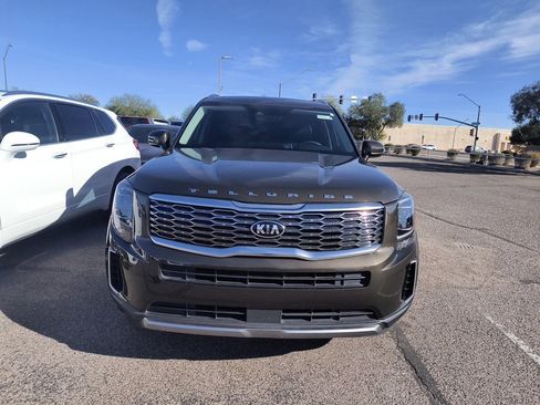 Used 2020 Kia Telluride S w/ S 8 Passenger Seating Package image 2