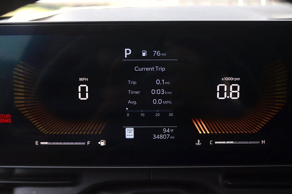 Used 2025 Kia Carnival FWD image 19