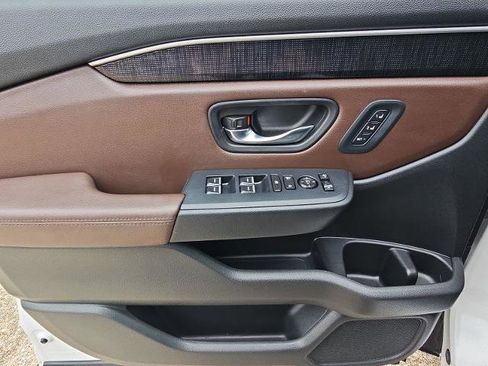 Used 2023 Honda Pilot Elite image 23