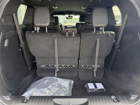 New 2026 Chrysler Pacifica Select image 11