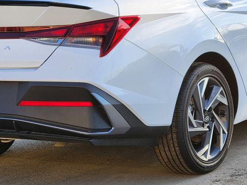 New 2025 Hyundai Elantra Sport image 11