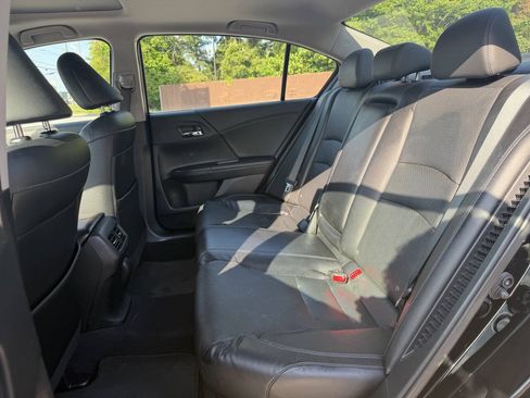 Used 2015 Honda Accord Touring image 8