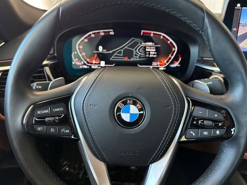 Used 2023 BMW 530i w/ Convenience Package RWD image 25