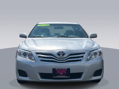 Used 2010 Toyota Camry LE image 8