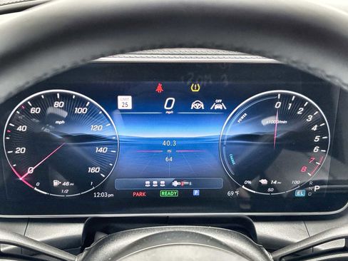 Used 2025 Mercedes-Benz GLC 350e 4MATIC image 24