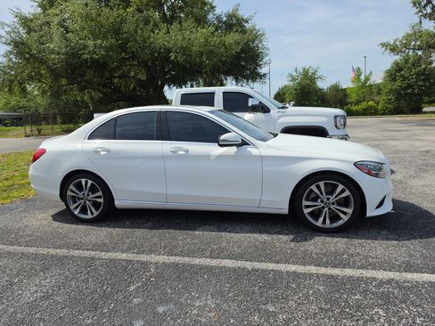 Used 2019 Mercedes-Benz C 300 Sedan image 2