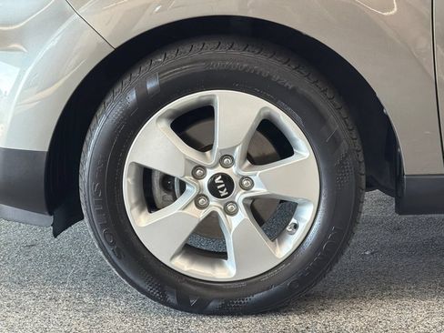 Used 2019 Kia Soul FWD image 23