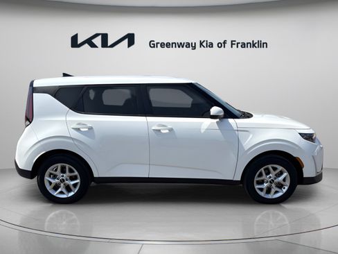 Used 2025 Kia Soul LX w/ LX Technology Package FWD image 8