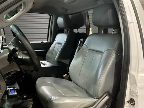 Used 2016 Ford F550 4x4 Regular Cab Super Duty image 18