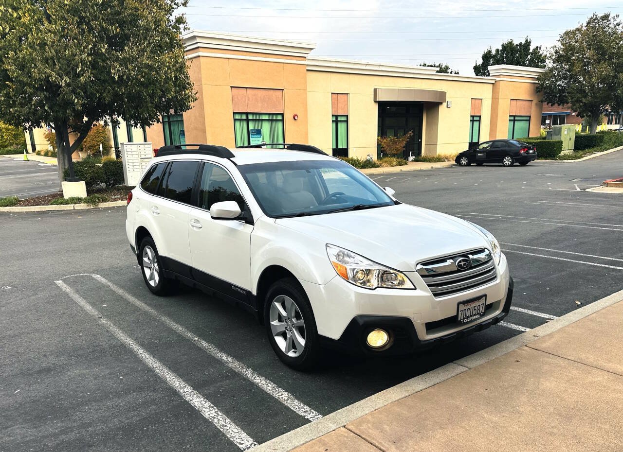 Used 2014 Subaru Outback 2.5i Premium AWD/4WD image 2