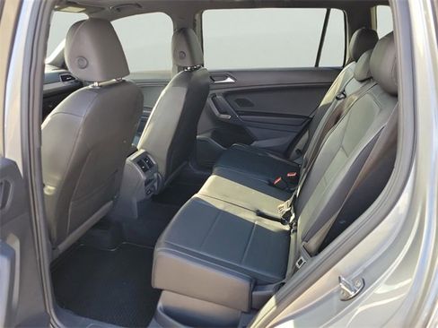 Used 2020 Volkswagen Tiguan SE R-Line image 19