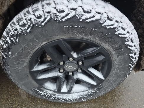 Used 2020 Chevrolet Silverado 1500 LT Trail Boss image 5