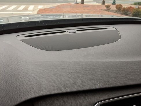 Certified 2024 Volvo XC90 T8 Plus w/ Protection Package Premier image 16