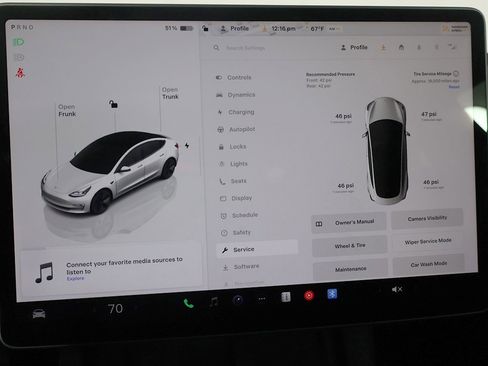 Used 2022 Tesla Model 3 Standard Range image 45