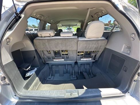 Used 2015 Toyota Sienna XLE w/ XLE Navigation Package FWD image 7