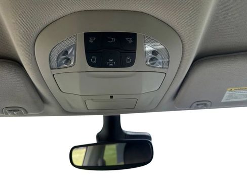 Used 2023 Chrysler Pacifica Touring-L FWD image 27