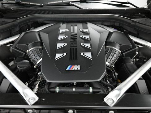 Used 2025 BMW X7 M60i AWD/4WD image 28