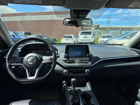 Used 2021 Nissan Altima 2.5 SR FWD image 14