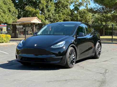 Used 2020 Tesla Model Y Performance image 1