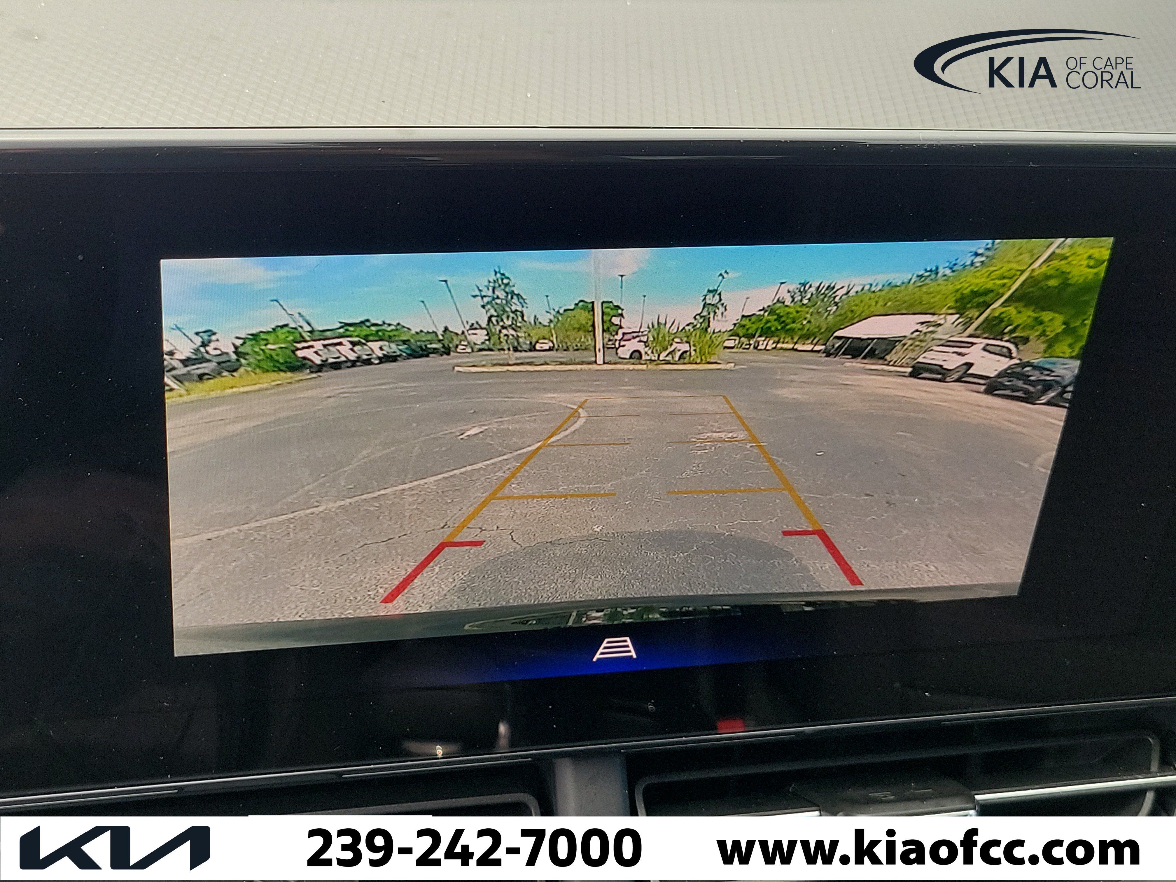 Used 2025 Chevrolet Trax LT w/ Driver Confidence Package FWD image 28