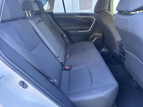 Used 2019 Toyota RAV4 LE w/ All Weather Liner Package AWD/4WD image 17