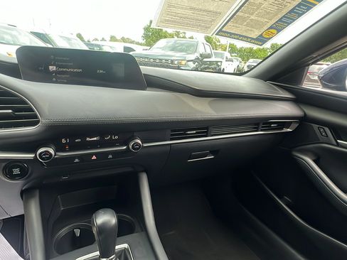 Used 2021 MAZDA MAZDA3 s FWD image 13