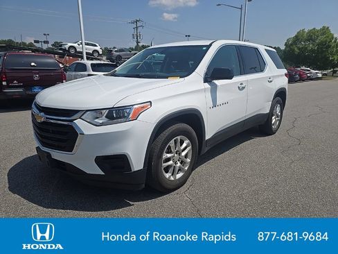 Used 2018 Chevrolet Traverse LS FWD image 1