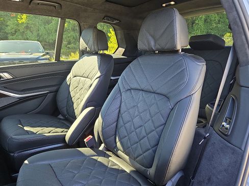 Used 2026 BMW X7 xDrive40i w/ Premium Package image 5