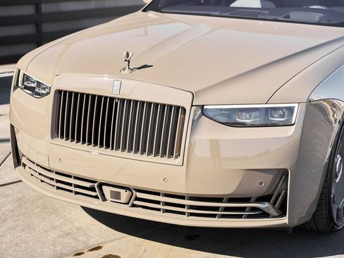 Used 2025 Rolls-Royce Ghost image 6