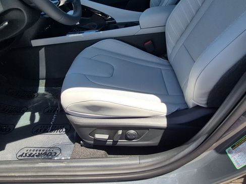 New 2026 Hyundai Elantra Limited FWD image 19