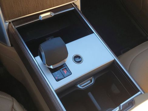 New 2026 Land Rover Range Rover Long Wheelbase SE image 23