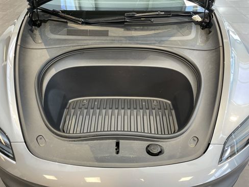 Used 2024 Tesla Model 3 Long Range RWD image 39