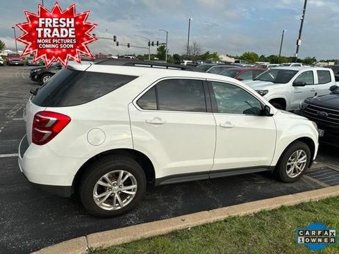 Used 2017 Chevrolet Equinox LT w/ Convenience Package FWD image 4