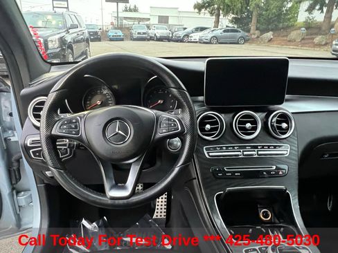 Used 2018 Mercedes-Benz GLC 300 4MATIC image 34