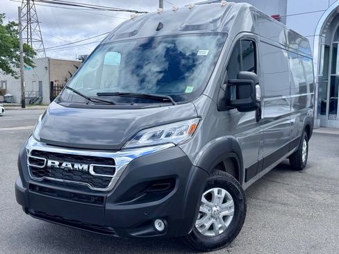 Used 2025 RAM ProMaster 2500 w/ Quick Order Package 22G SLT FWD image 3