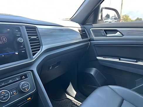 Used 2020 Volkswagen Atlas Cross Sport SE w/ Towing Package AWD/4WD image 36