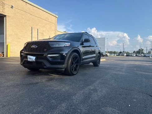 Used 2022 Ford Explorer ST w/ Equipment Group 401A AWD/4WD image 3