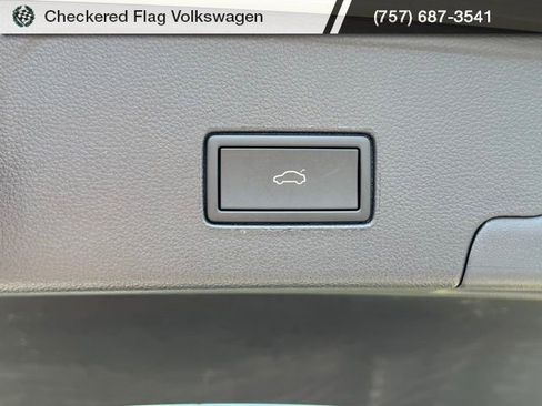 Used 2023 Volkswagen Atlas Cross Sport SE AWD/4WD image 16