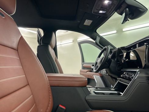 New 2026 GMC Sierra 3500 Denali Ultimate AWD/4WD image 18