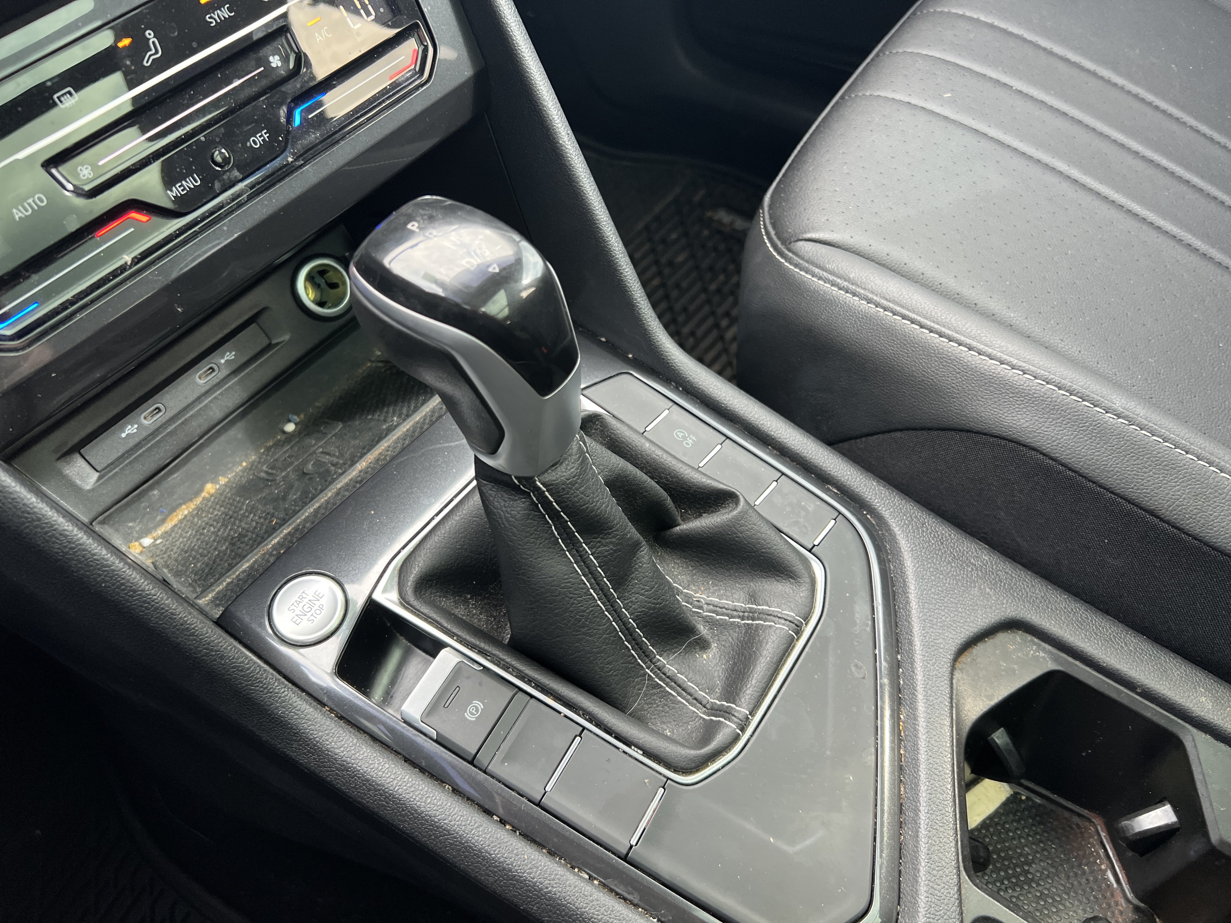 Used 2023 Volkswagen Tiguan SE w/ Panoramic Sunroof Package FWD image 20