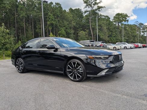 Used 2025 Honda Accord Touring image 2